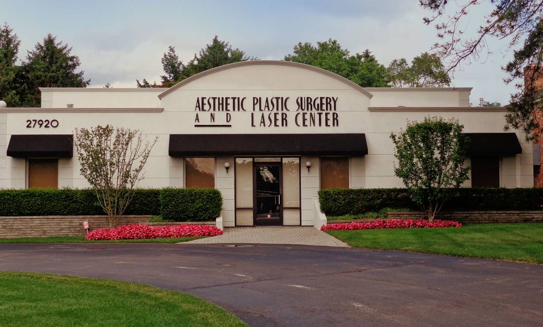 Dr. Michelle Hardaway at Aesthetic Plastic Surgery & Laser Center